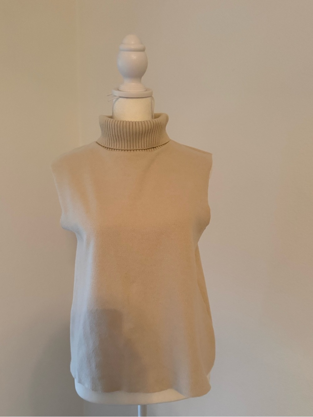 Zara Sleeveless Turtleneck Sweater shirt in Beige